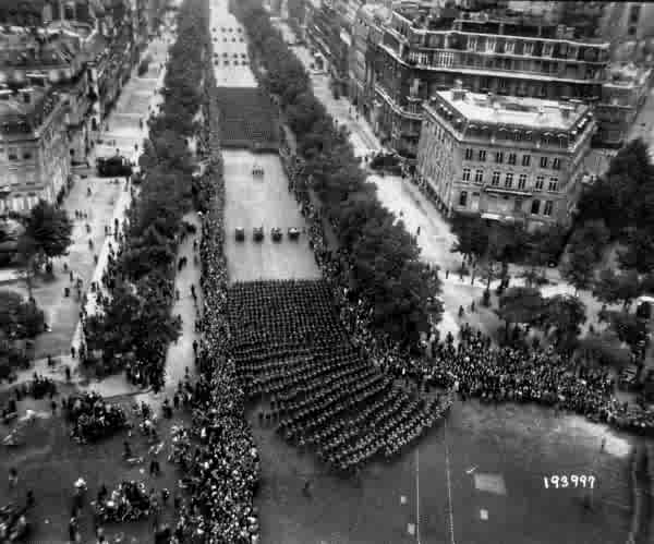 Paris France august 1944.jpg